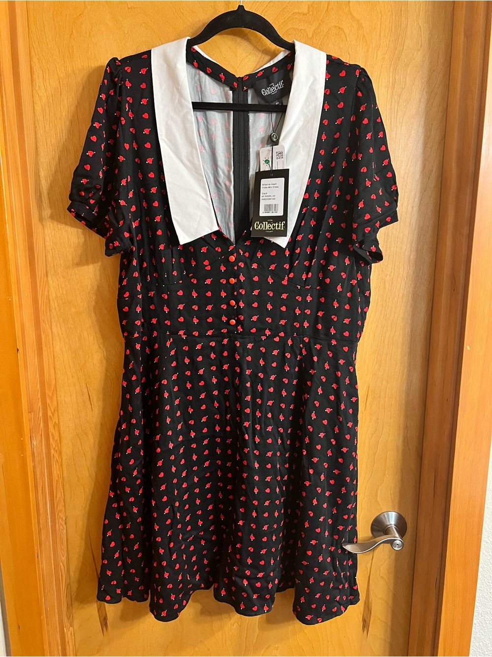 ❤️ Collectif Milianna Mini Dress w/Heartbroken Print and White Contrast Collar